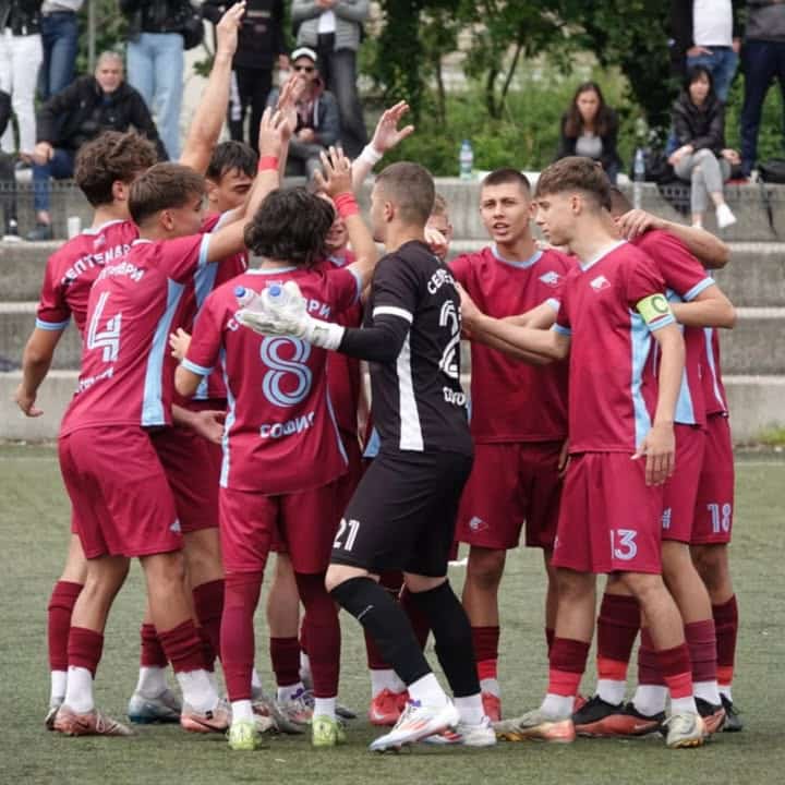 Септември U17 завърши сезона на второ място с впечатляваща голова разлика и силно представяне