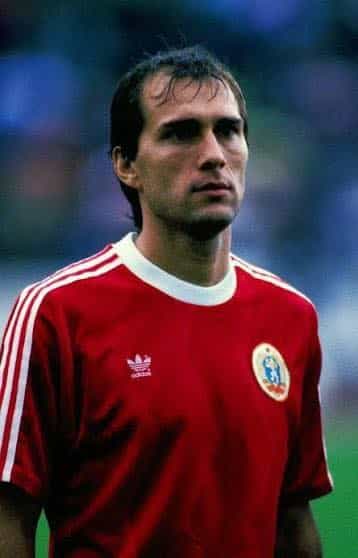 Навършват се 64 години от рождението на футболната легенда Аян Садъков