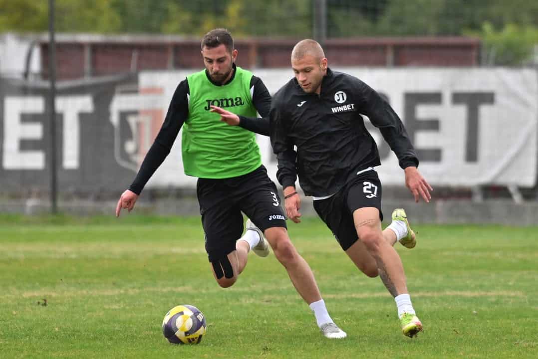 Локомотив завърши тренировъчната седмица с учебна игра срещу втория отбор