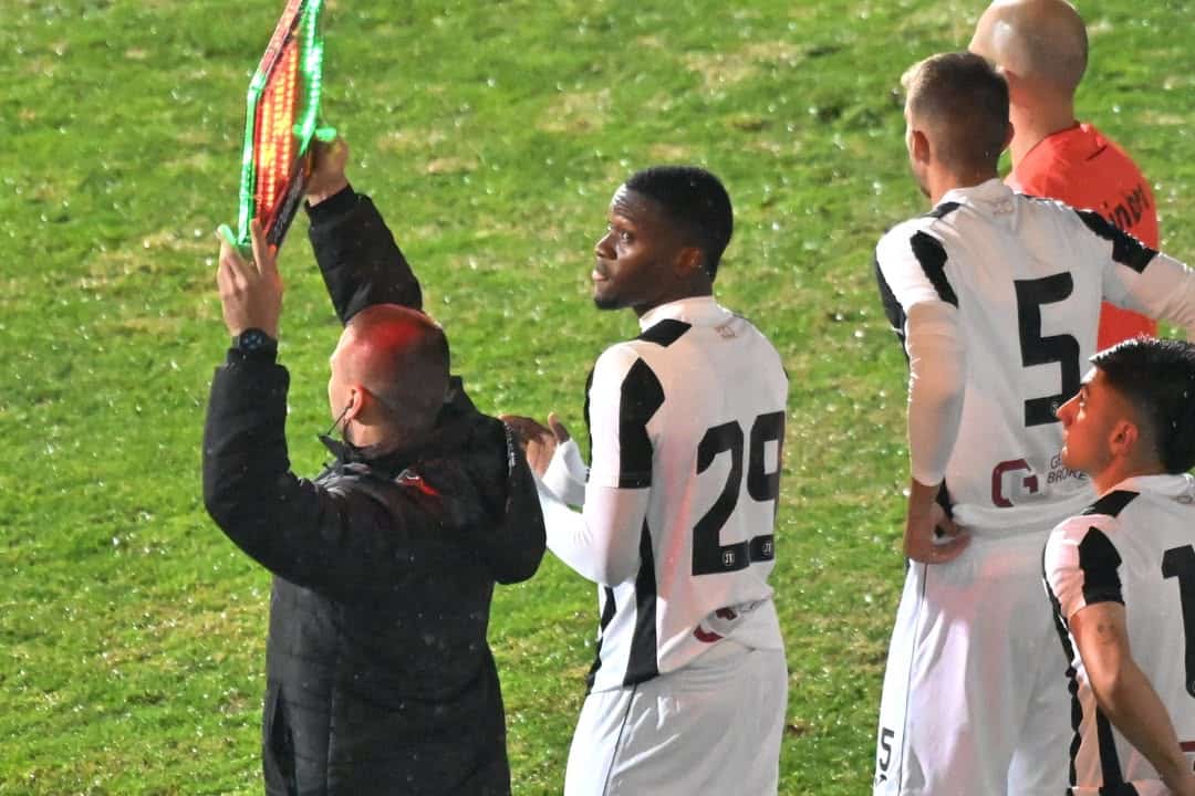 Крист Лонгвил дебютира за Локомотив при победата над Ботев (Враца)