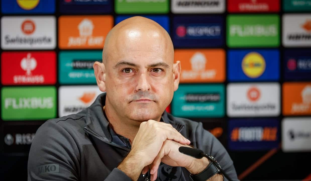 Лудогорец се подготвя за важен мач срещу Йънг Бойс в Лига Европа: Пресконференция с треньора Руи Мота и полузащитника Петър Станич