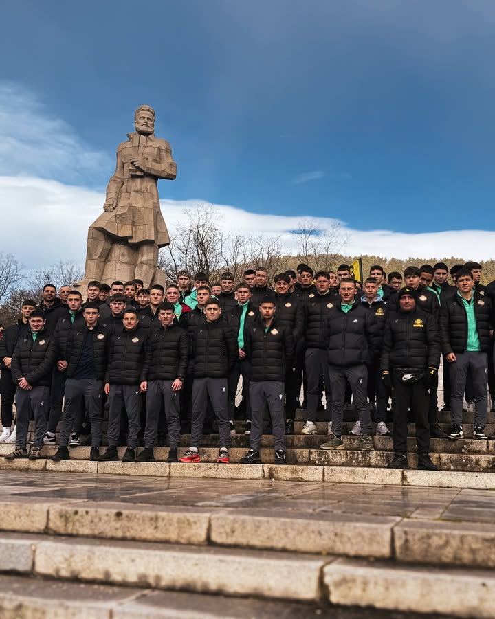 Юношите на Ботев Пловдив отдадоха почит пред паметта на Христо Ботев в Калофер