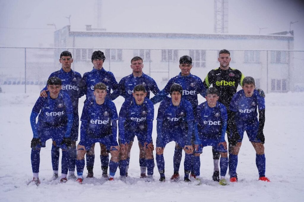 Юношите на Монтана до 18 г. записаха победа в снежни условия над Спартак Варна