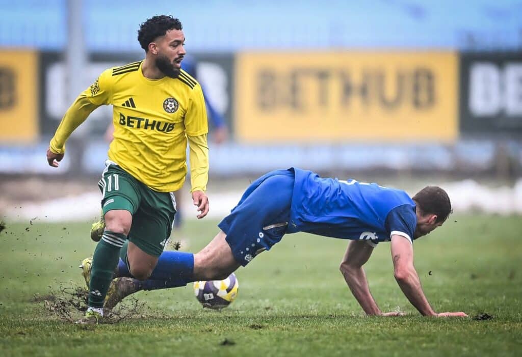 Бубакар Нето празнува рожден ден и получава пожелания за здраве и успехи от ФК Добруджа